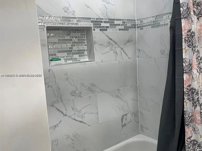 5133 Brisata Cir #L — Photo 32