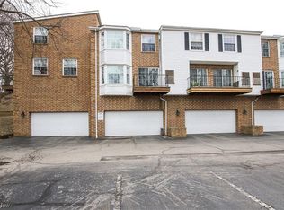 20990 Detroit Rd APT 3, Rocky River, OH 44116