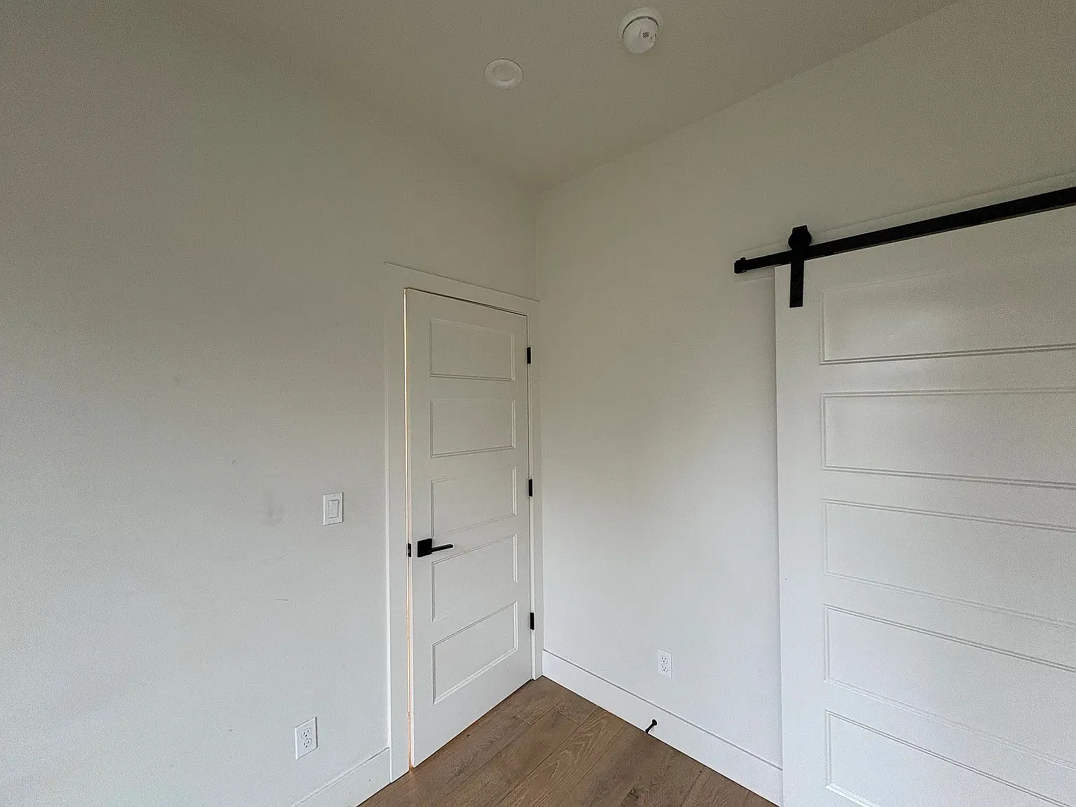 5 bed, 3.5 bath, 2200 sqft, $650 — Photo 3