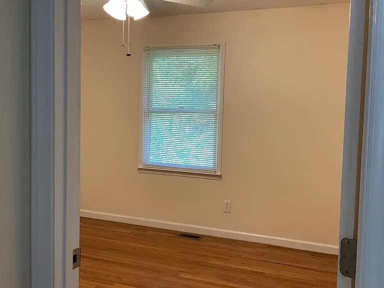 2811 E Oakland Ave #20 — Photo 16