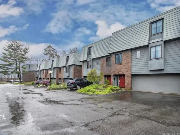 168 Trolley Crossing Ln, Middletown, CT 06457