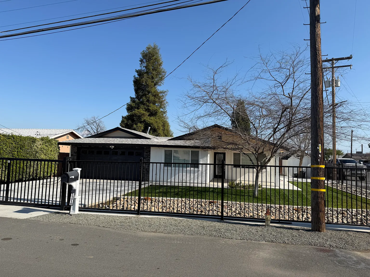 3 bed, 1213 sqft, $2,350 — Photo 2