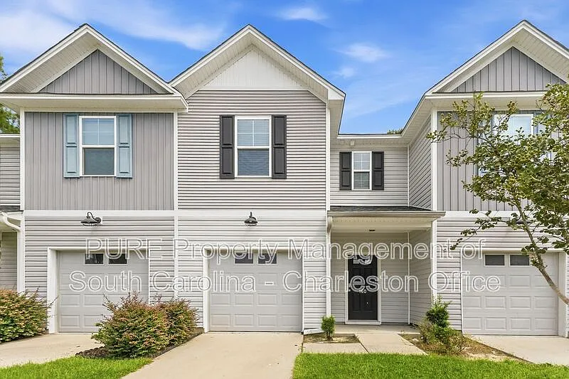 3 bed, 2.5 bath, 1476 sqft, $1,949 — Photo 2
