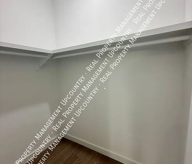 795 Lyman Rd — Photo 9