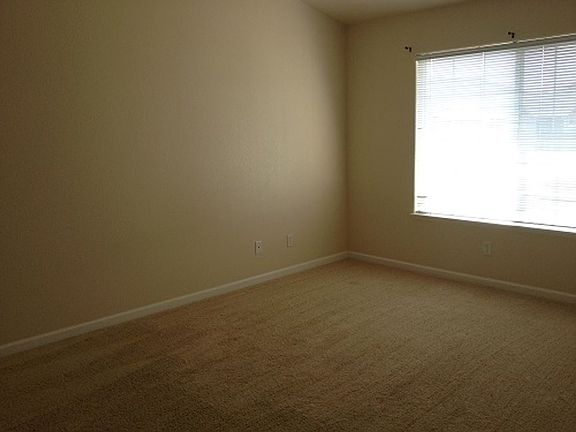 5th image of 1301 Lake Cir #10H