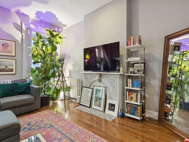 243 Montgomery St #2 — Photo 2