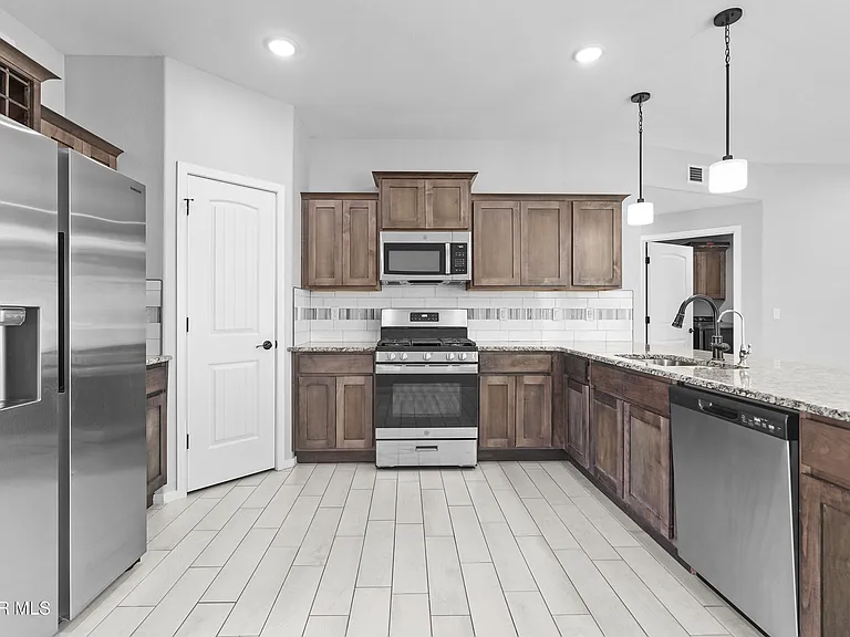 932 Texas Madrone Dr — Photo 13