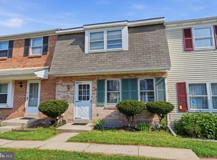 11 Valley Dr, Telford, PA 18969