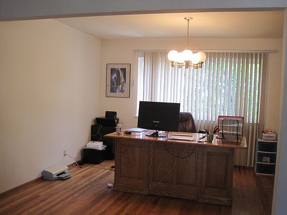 4th image of 10342 Noel Ave