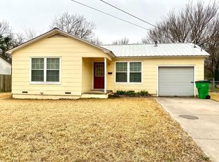 1003 S Howeth St, Gainesville, TX 76240
