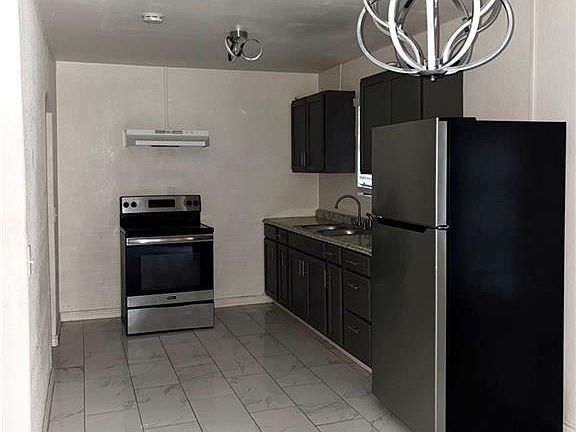 3rd image of 401 N Bethel St