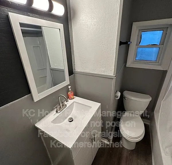 1200 E 23rd St S — Photo 24