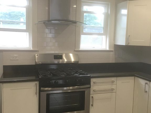 4th image of 52 Bedford St #2A