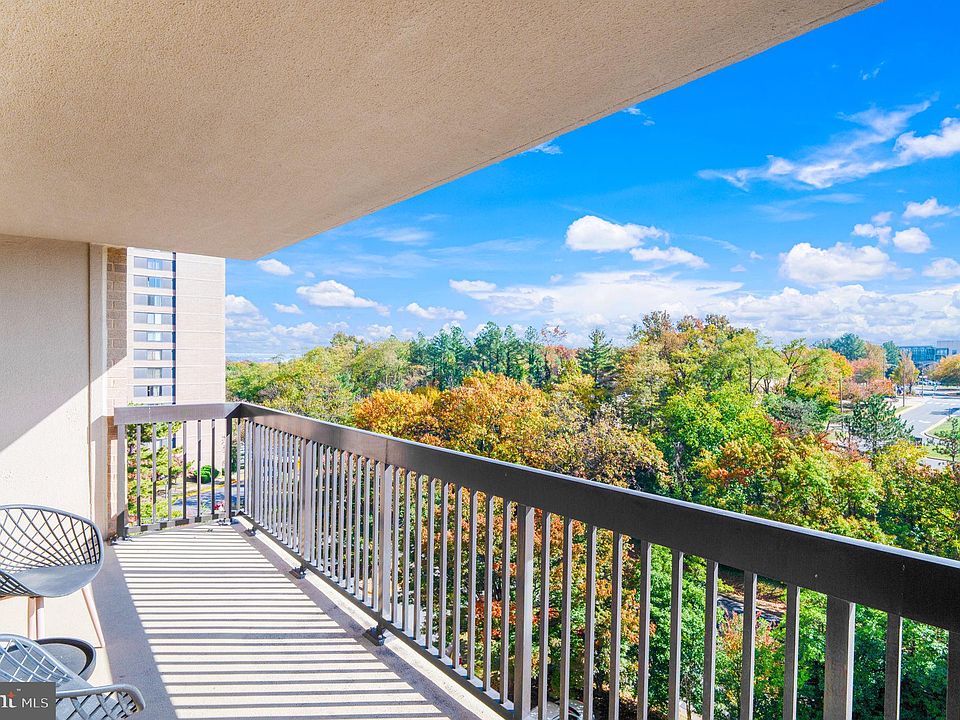 1st image of 3709 S George Mason Dr APT 407