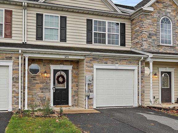 3rd image of 1254 Emilys Ct