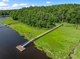 2 Blackthorne Ln, Norwell, MA 02061