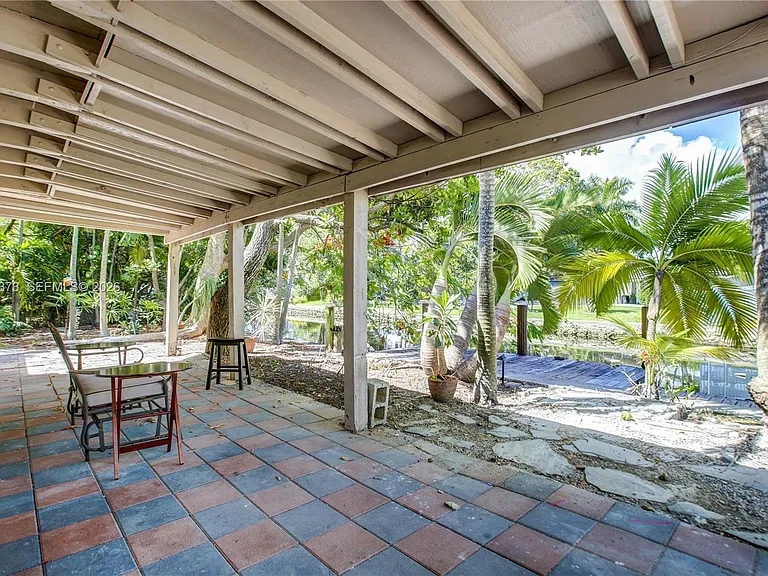 616 SW 11th Ct — Photo 40