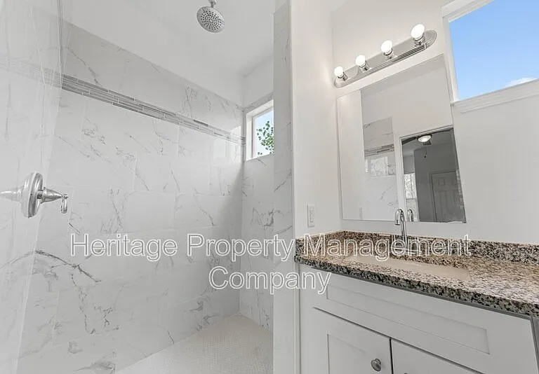 323 Gabriel #1-unit 201 — Photo 25