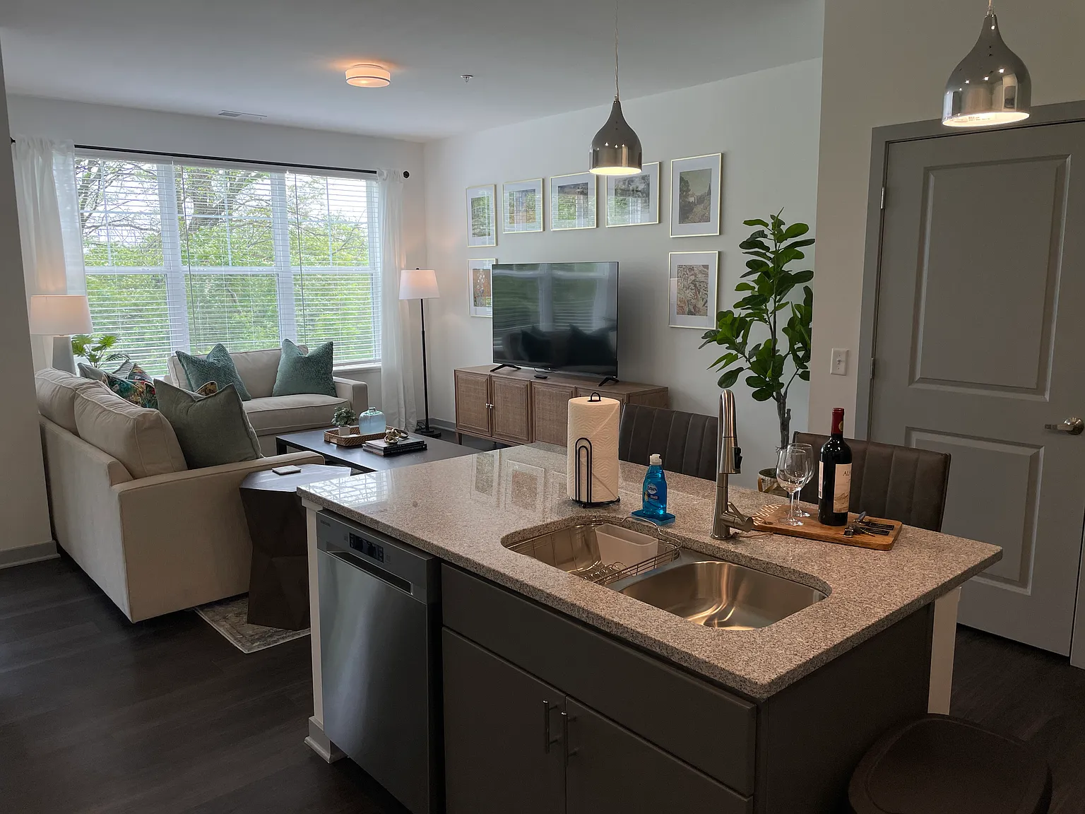 2 bed, $5,970 — Photo 4
