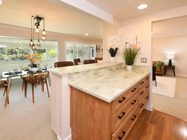 1910 Skycrest Dr #5 — Photo 10