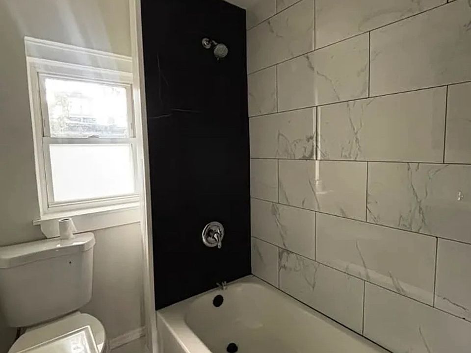 1st image of 808 2nd Pl #303