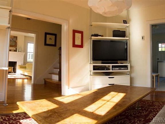 4th image of 22 Chittenden Ave