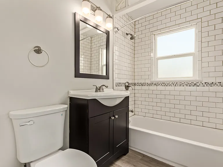 4415 Milwaukee St — Photo 11