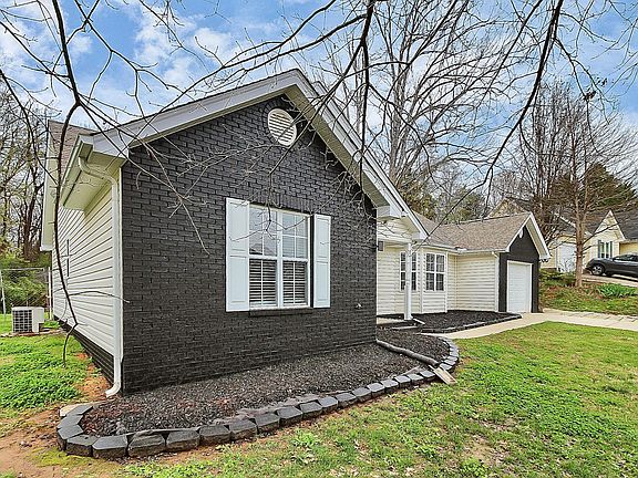 4th image of 3220 Whitebridge Ln