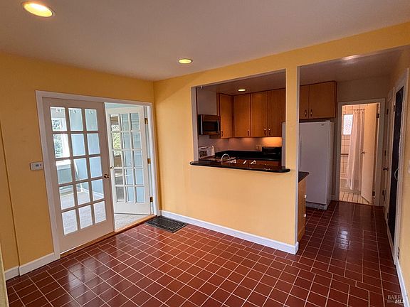 5th image of 71 Rocca Dr