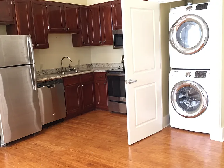 715 Sherman St #2 — Photo 10