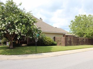 100 Lighthouse Point Cir, Youngsville, LA 70592