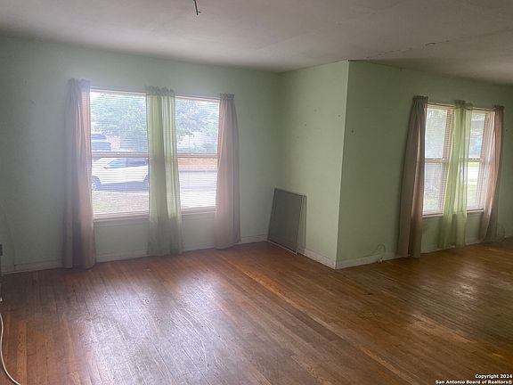3rd image of 1107 OLNEY DR