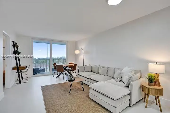 Delphi Towers Condo — Photo 2