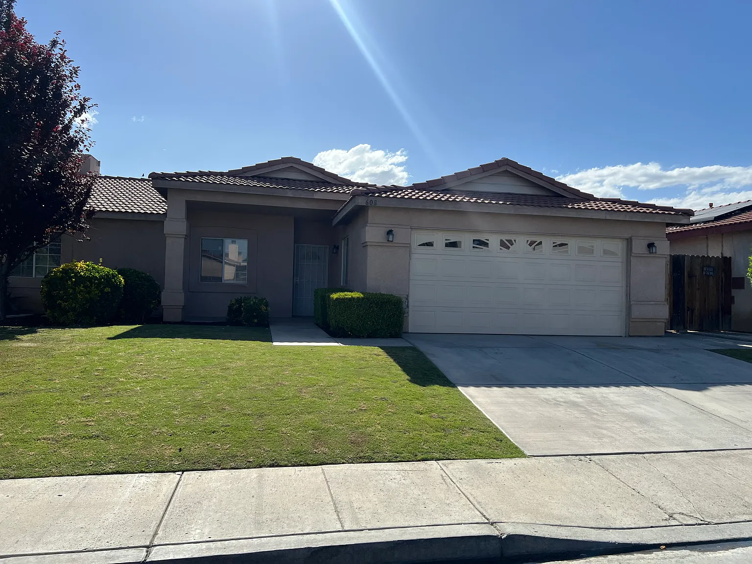3 bed, 1579 sqft, $2,200 — Photo 2