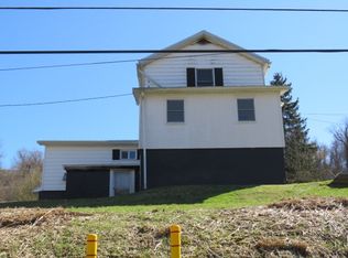 358 Twin Bridges Rd, Charleroi, PA 15022