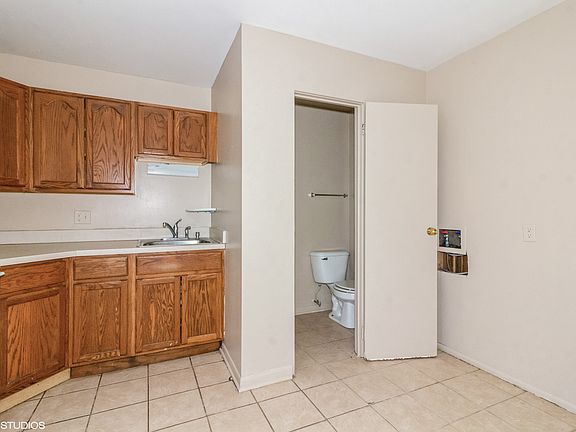 5th image of 1303 Park Dr APT C