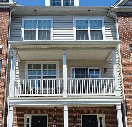 3rd image of 32 N Cannon Ave