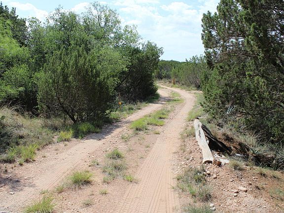 4th image of 185 N Cottonwood Lake Rd
