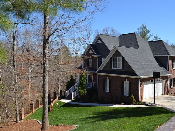 2nd image of 108 Winwood Cir