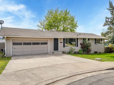 1015 NE Primrose Pl, Grants Pass, OR, 97526