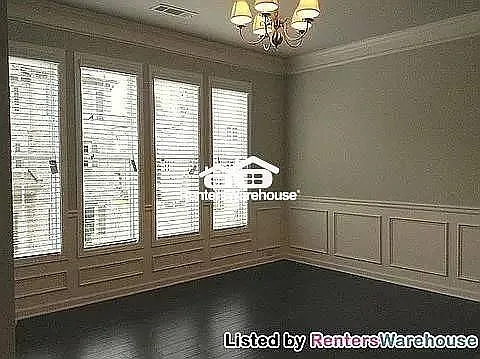 Gated in swim community — Photo 4