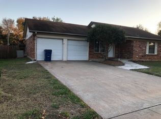 920 Hollow Creek Rd, Burleson, TX 76028