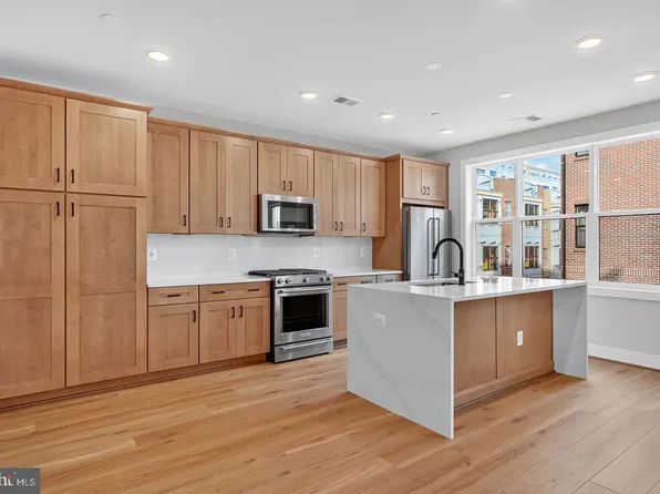 116 Pepperell St, Alexandria, VA 22304