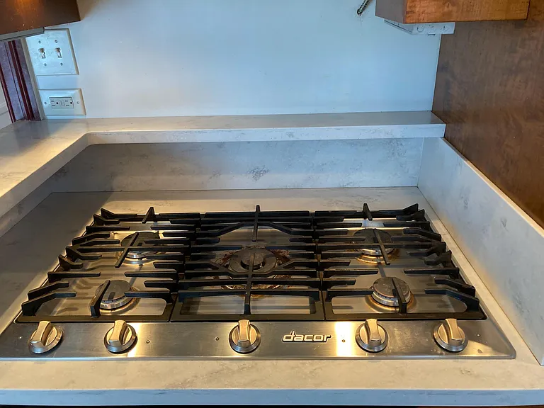Gas cooktop!