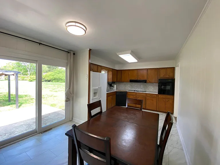 10033 Ligon Mill Rd — Photo 6