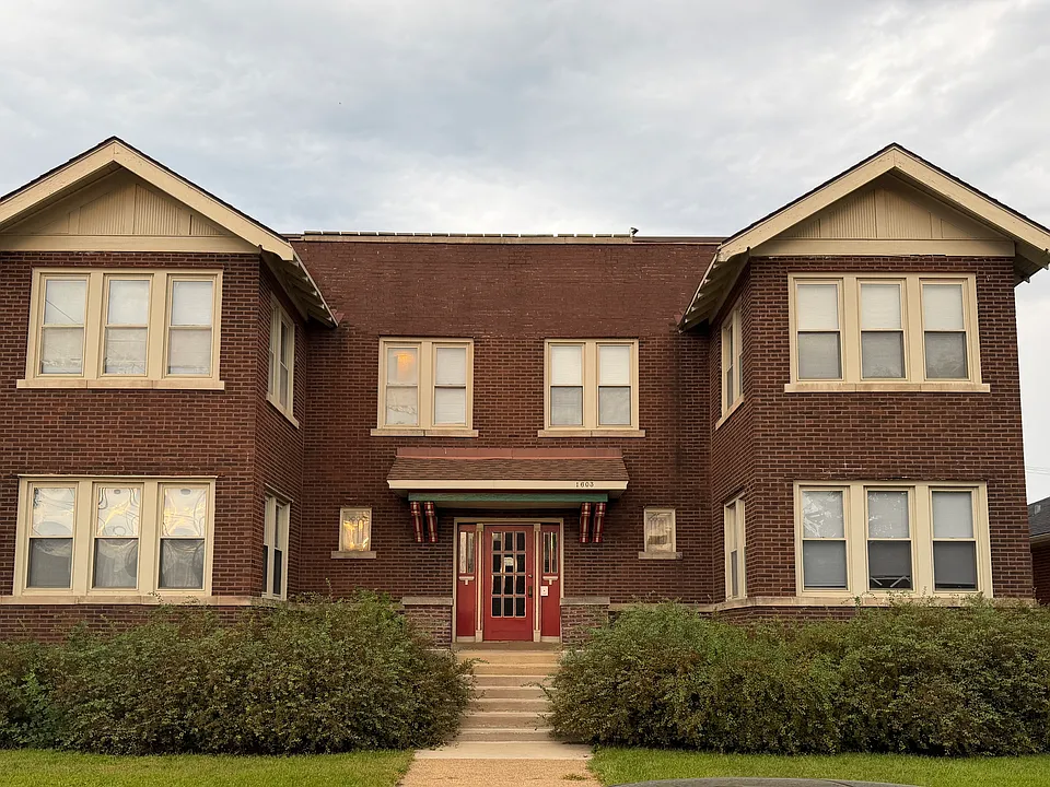 1603 Davis Ave #M