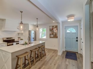 956 Myrtle Ct, Mount Pleasant, SC 29464