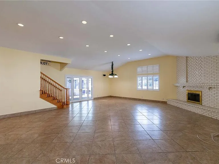 12121 Nashville Ave — Photo 13