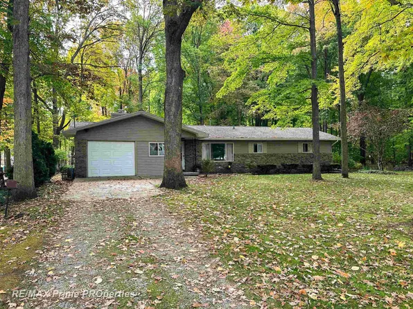 1944 E Moore Rd, Saginaw, MI 48601