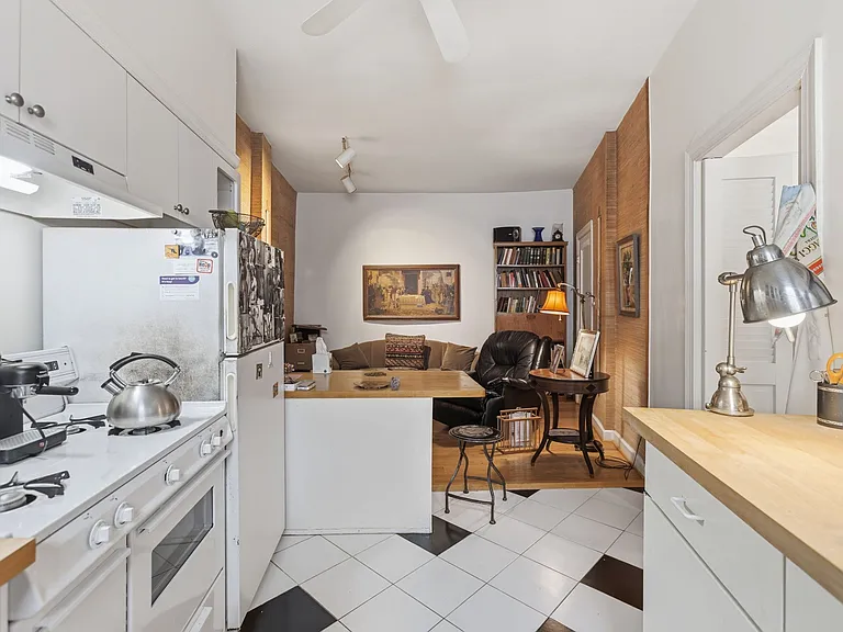 15-web-or-mls-2126 Connecticut Ave NW 77_35_07132026